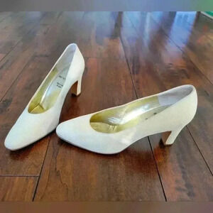 BRUNO MAGLI beige suede leather circle design  pumps  heels shoes sz 7